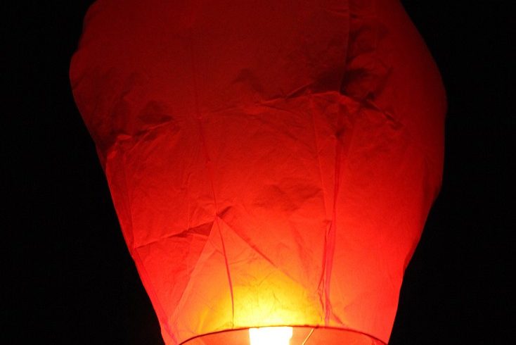 How to identify a Chinese Lantern